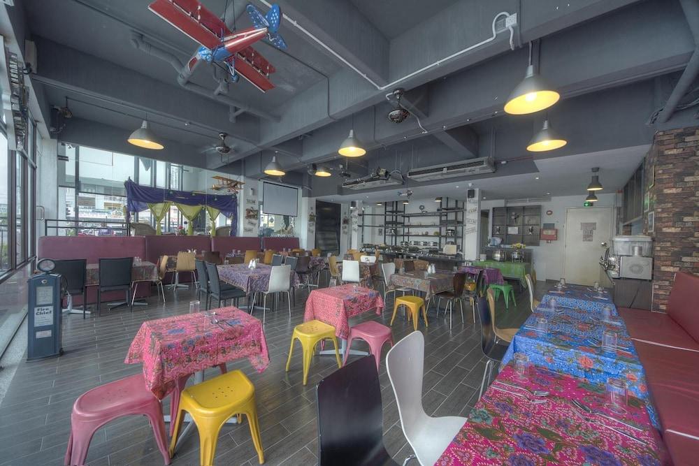 Arenaa Batik Boutique Kuantan Exterior foto