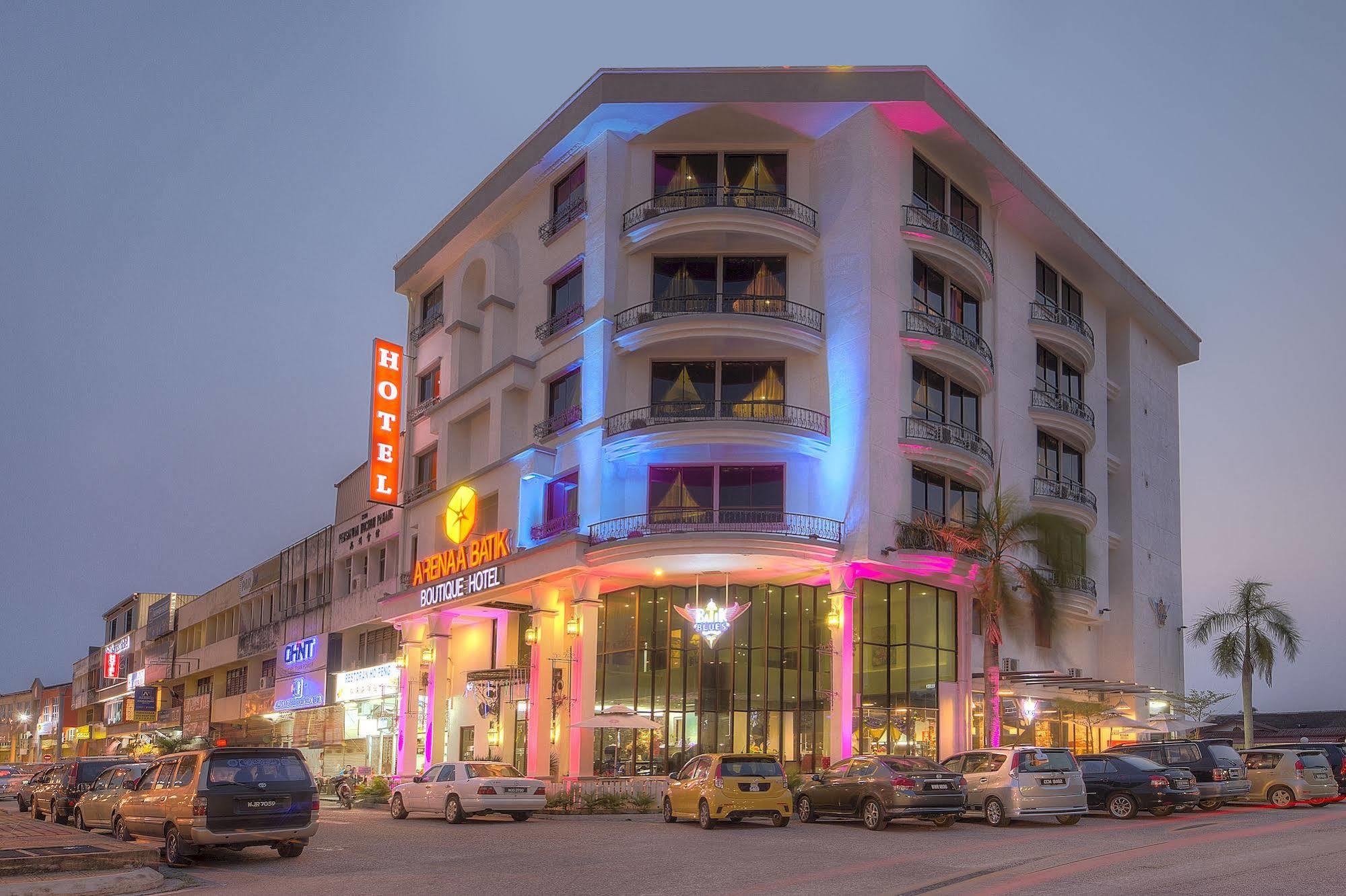 Arenaa Batik Boutique Kuantan Exterior foto